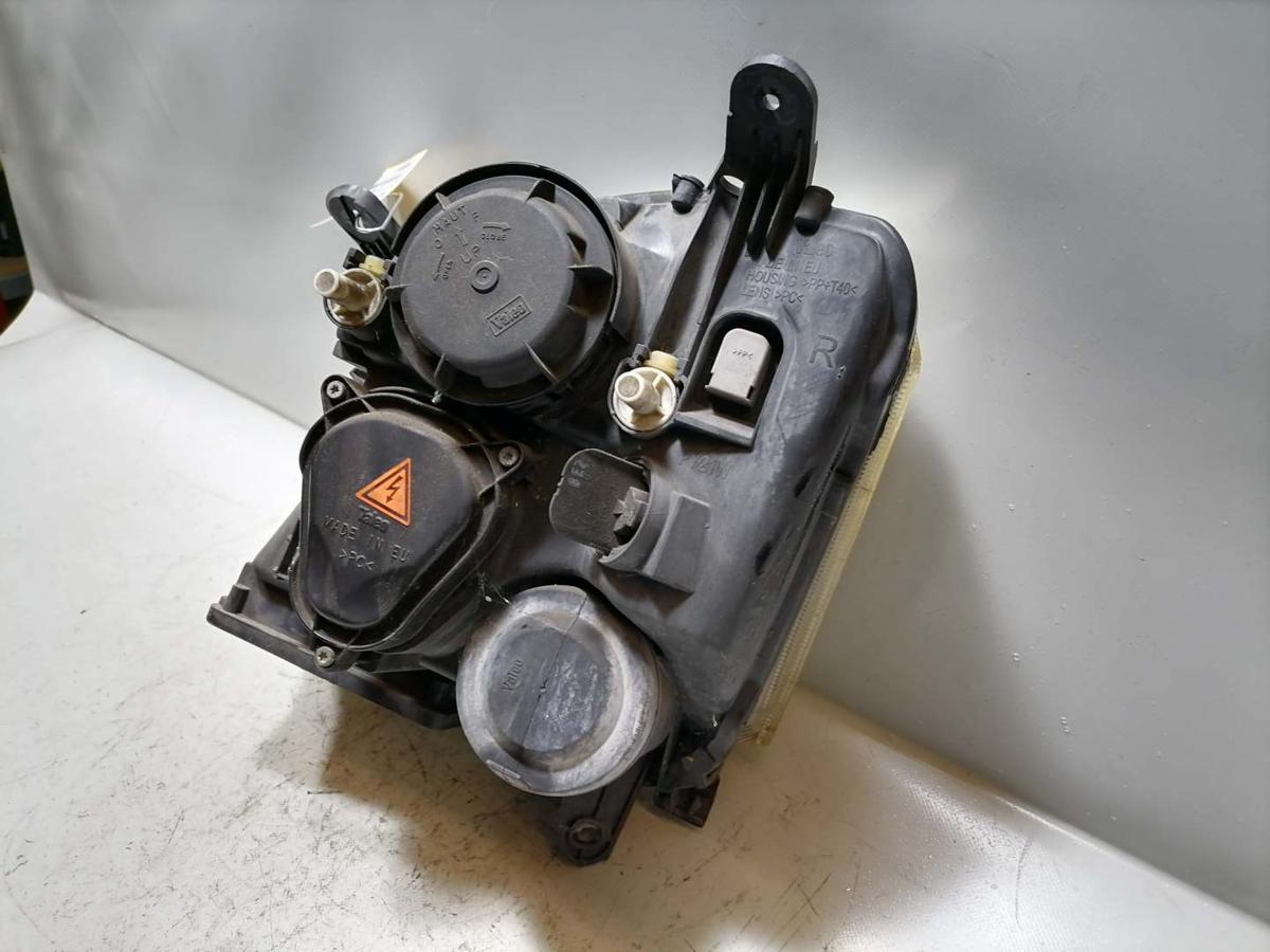 Opel Meriva A Bj.2004 original Xenonscheinwerfer rechts leicht vergilbt